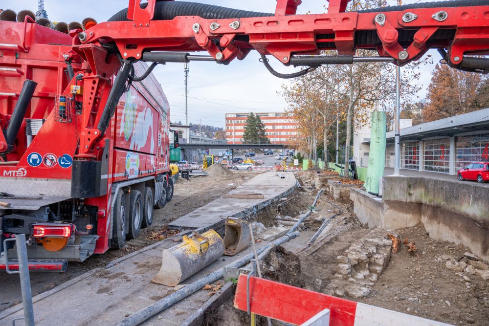 Foto: Bauarbeiten vor dem Feuerwehrzentrum